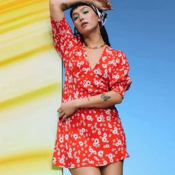 Dresses & Skirts - Nixo floral slightly puff sleeved floral dress